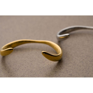 バングル サージカルステンレス 金属アレルギー対応 18K コーティング 調節可能 ぷっくり 高級感 高見え 錆びない おしゃれ 個性 シンプル ウェーブ レディース 女性 ギフト プレゼント デイリー 大ぶり 人気 ブランド empire - empire